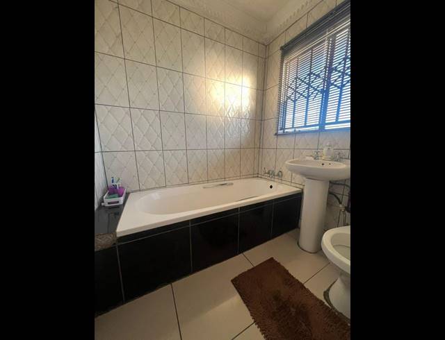 2 BEDROOM HOUSE FOR SALE IN SOSHANGUVE UU